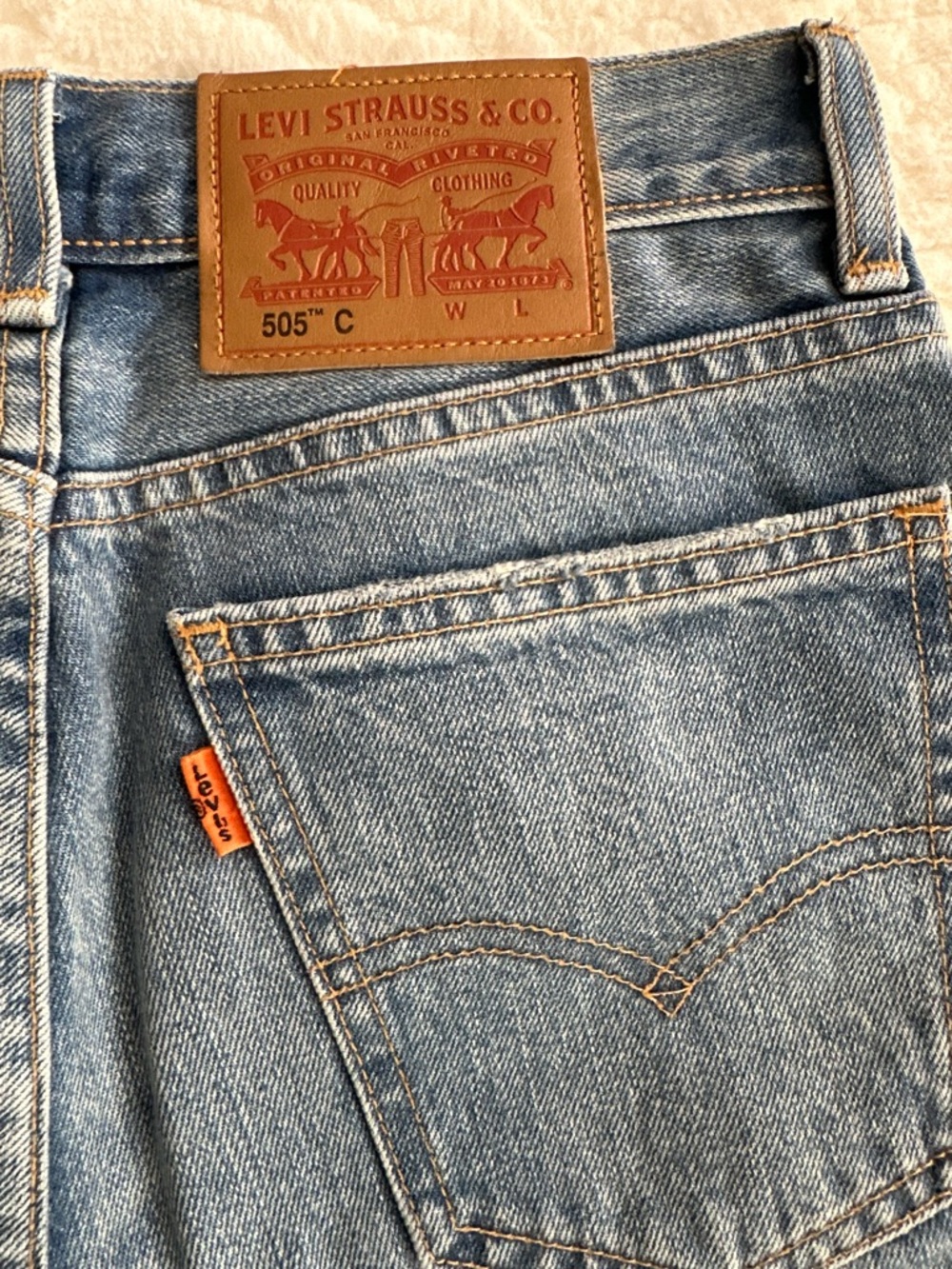 Levi's 505 Orange Tab Mid rise VTG Light Wash Straight Jeans - Picture 4 of 16